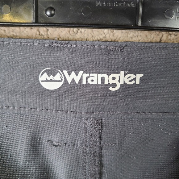 Wrangler Shorts Mens 46 Gray Performance Cargo Elastic Waist Polyester Comfort - Picture 7 of 9